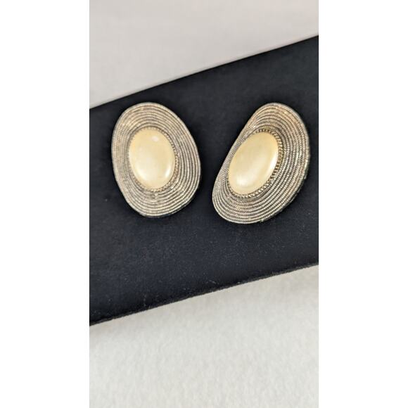 2 Vintage buttons pearlized centers blackened gold rope border 11/4" x3/4" GUC - Picture 4 of 5